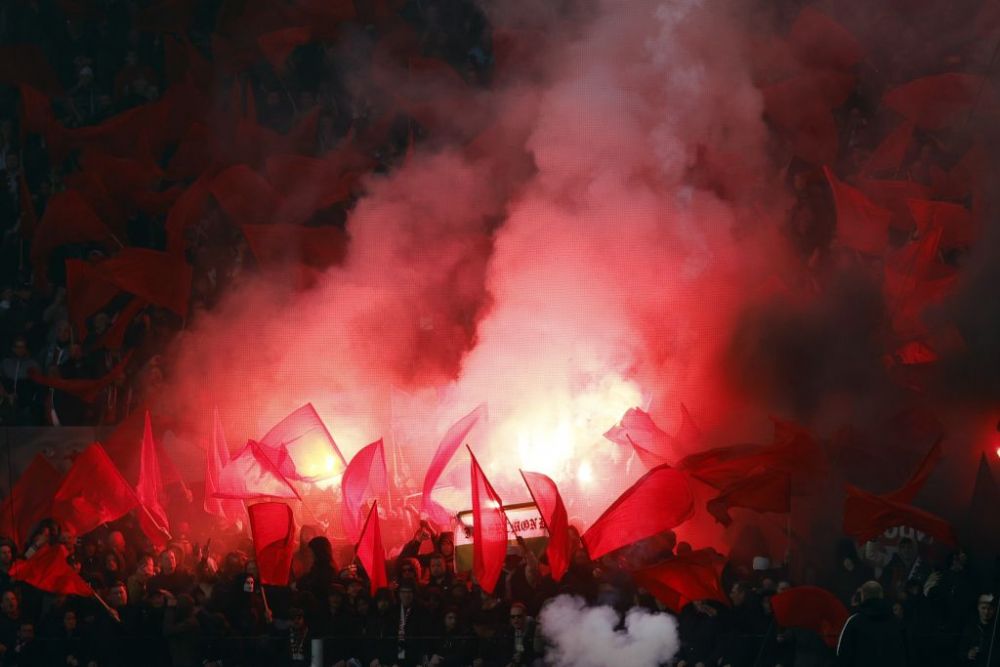 Au dat foc la stadion, la propriu! Incidente teribile la meciul Feyenoord - Ajax, în Cupa Olandei_4