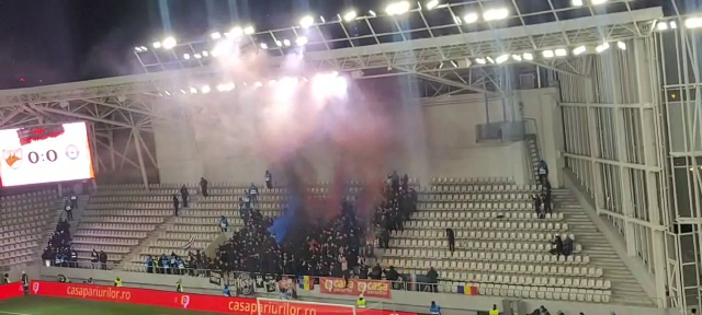 Atmosferă „incendiară” la Dinamo - Oțelul Galați! Fanii fac spectacol în tribune_11