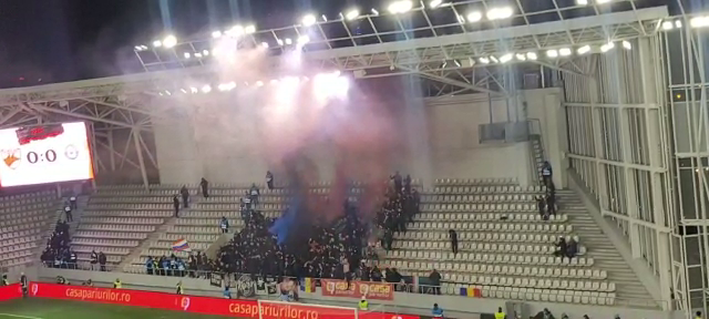 Atmosferă „incendiară” la Dinamo - Oțelul Galați! Fanii fac spectacol în tribune_12
