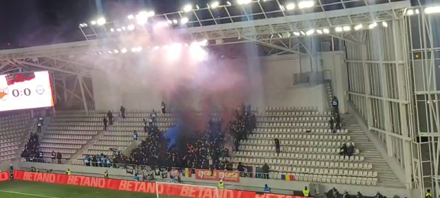 Atmosferă „incendiară” la Dinamo - Oțelul Galați! Fanii fac spectacol în tribune_17