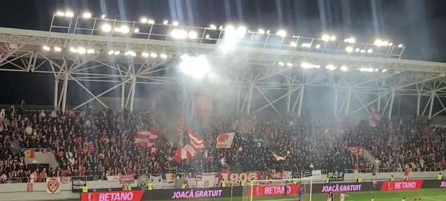 Atmosferă „incendiară” la Dinamo - Oțelul Galați! Fanii fac spectacol în tribune_24