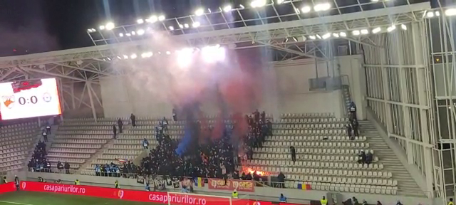 Atmosferă „incendiară” la Dinamo - Oțelul Galați! Fanii fac spectacol în tribune_6
