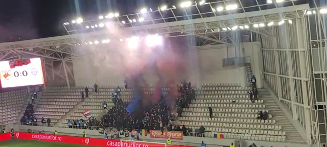 Atmosferă „incendiară” la Dinamo - Oțelul Galați! Fanii fac spectacol în tribune_8