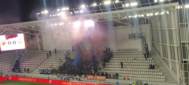 Atmosferă „incendiară” la Dinamo - Oțelul Galați! Fanii fac spectacol în tribune_9