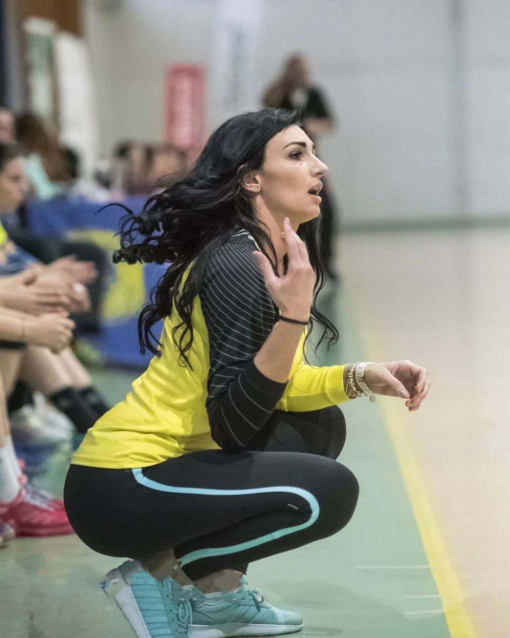 Mihaela Evi, sexy-antrenoarea, și cele două motive care au făcut-o să continue în handbal! _41