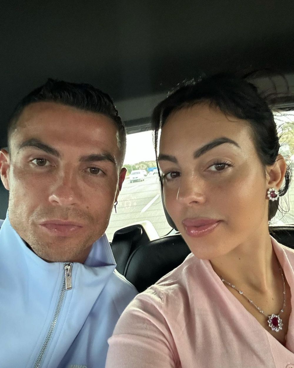 Georgina a postat fotografia de când ea și Ronaldo și-au luat un yacht de 6.2 milioane de euro și fanii au înnebunit! Cum au 'taxat-o'_13