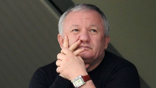 
	Porumboiu anunță cine ia titlul și face praf doi jucători de la FCSB: &quot;Primitivi rău de tot!&quot;
