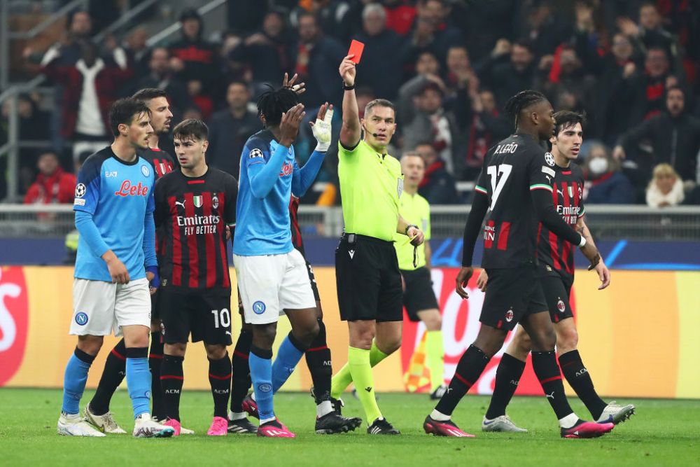 „O seară mizerabilă!” / „Arbitru de rahat!” Istvan Kovacs, criticat dur după AC Milan - Napoli din sferturile UEFA Champions League _3
