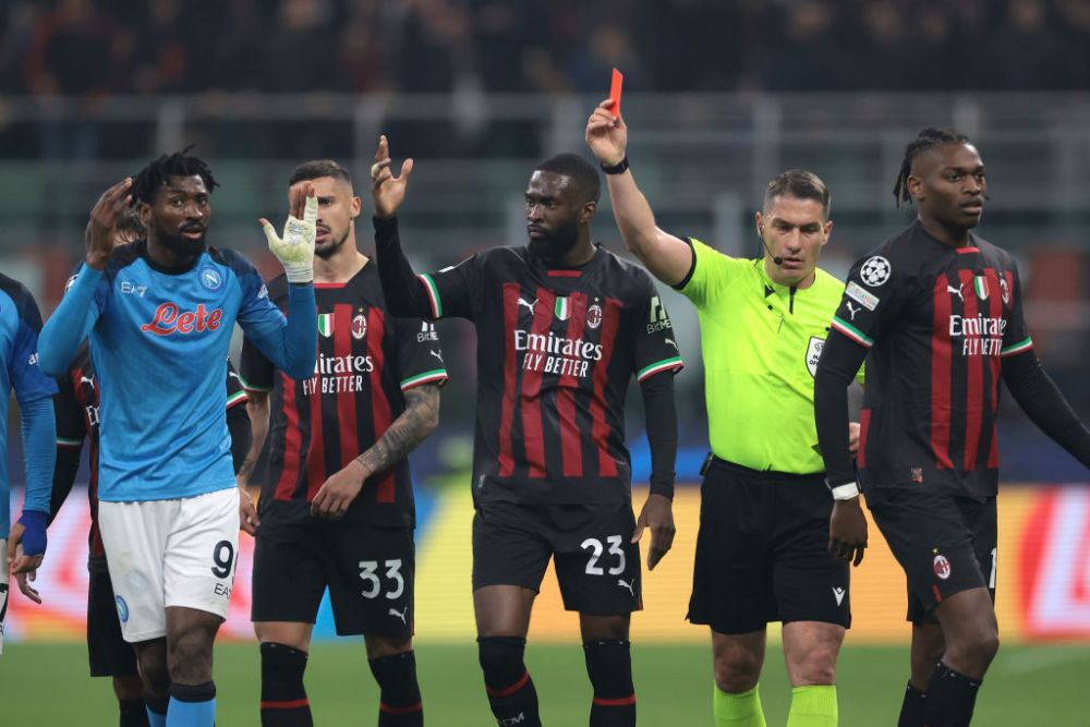 „O seară mizerabilă!” / „Arbitru de rahat!” Istvan Kovacs, criticat dur după AC Milan - Napoli din sferturile UEFA Champions League _4
