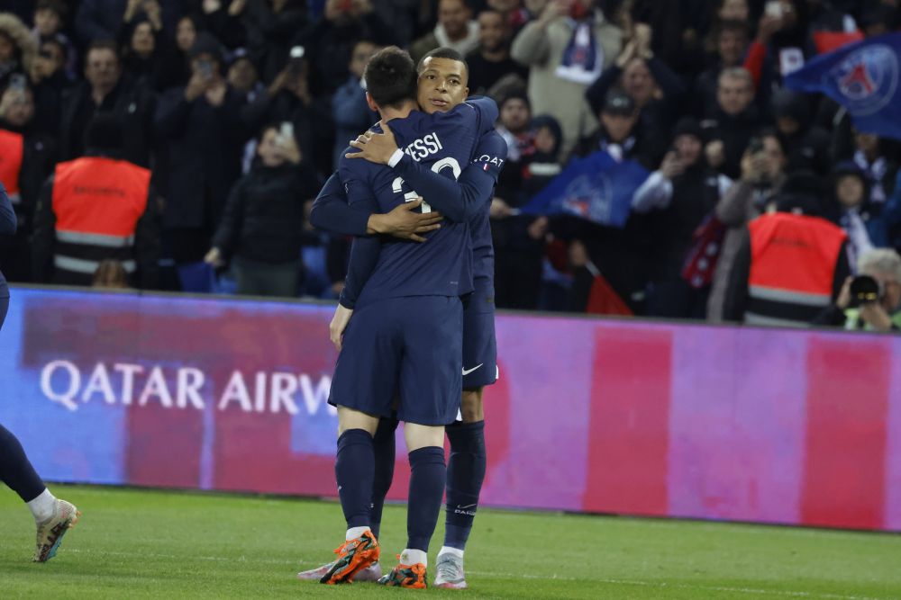Victorie fără probleme pentru PSG cu Lens după ce oaspeții au rămas în inferioritate! Messi și Mbappe au marcat _2