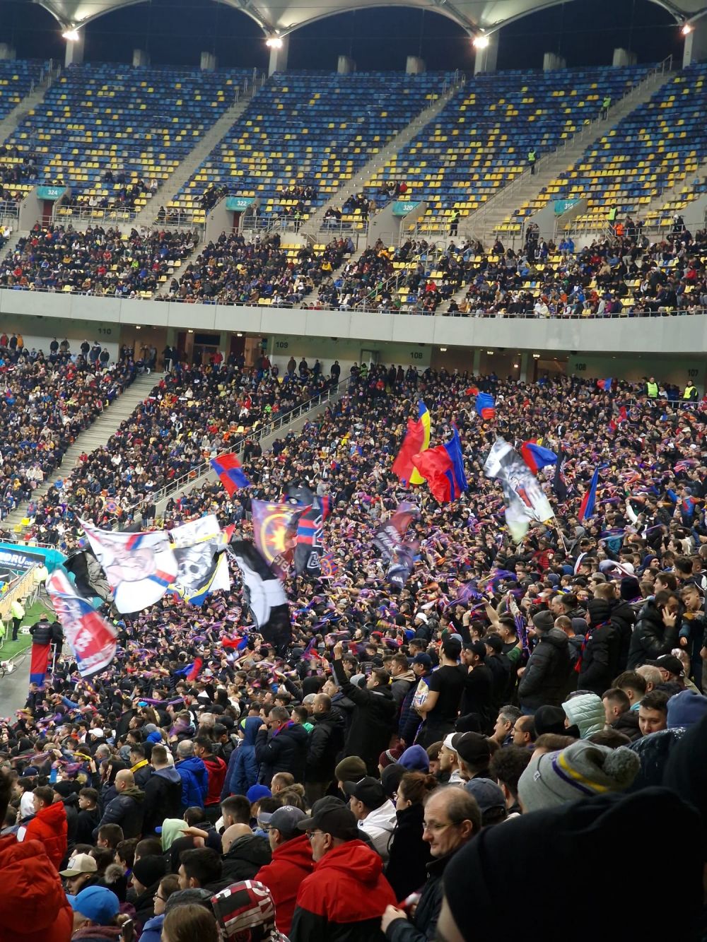 Banner exploziv îndreptat de fanii FCSB către CSA Steaua_8