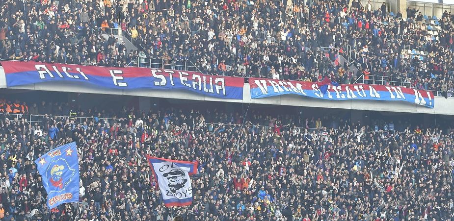 Spectacol la CSA Steaua - Dinamo: „Stați prin tribunale și vă amăgiți, asta nu e Steaua pe care o iubiți! / Când erați la retrogradare, bătea vântul în deplasare!”_10