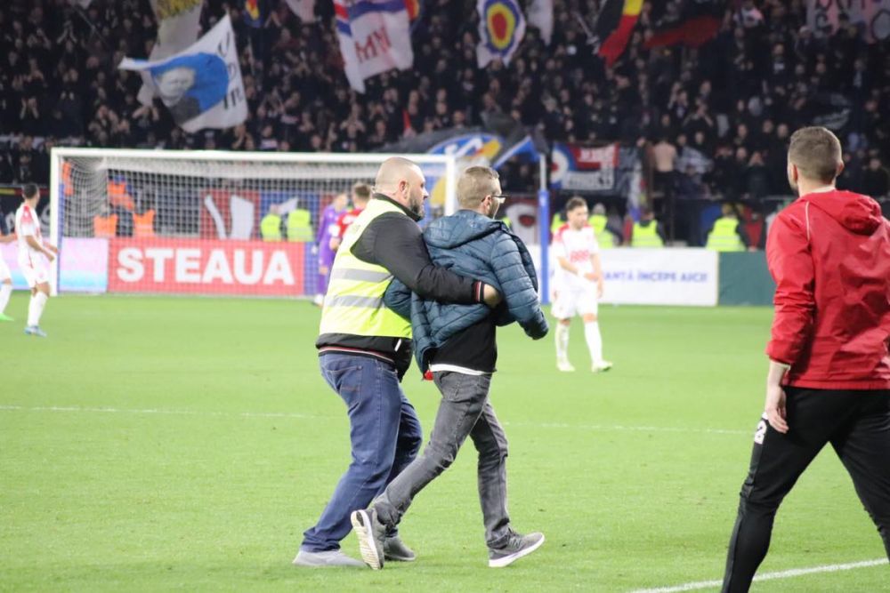 Jandarmeria a tăiat în carne vie după incidentele de la Steaua - Dinamo! Fani interziși pe stadion + amendă pentru CSA Steaua_3