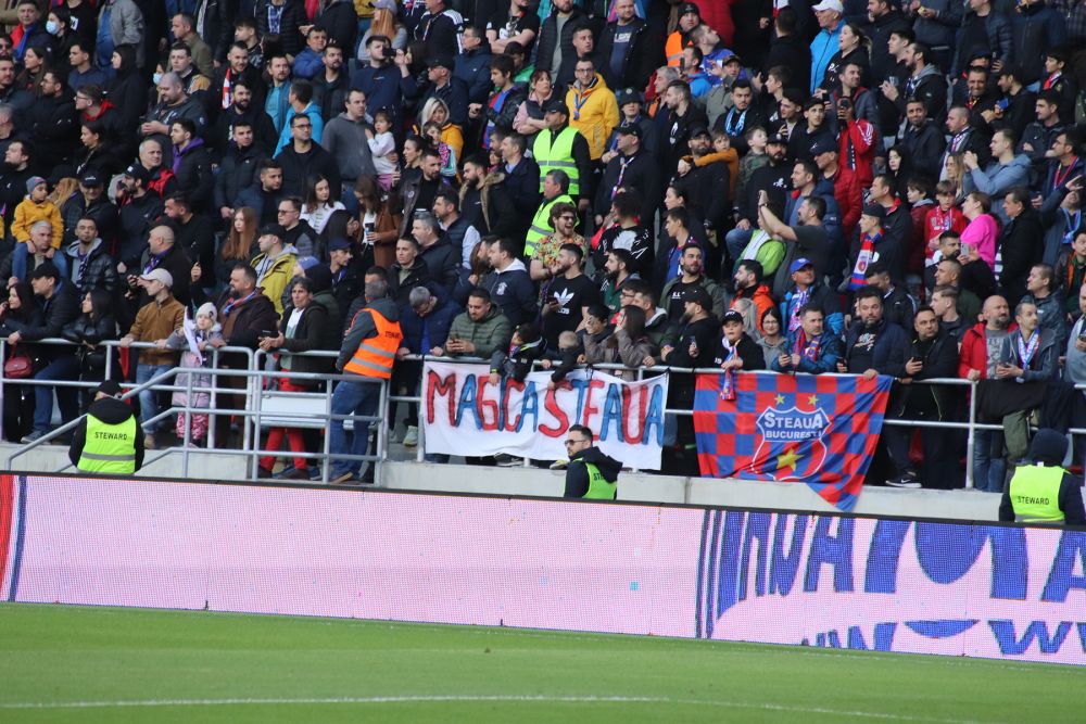 Duel colosal între galerii la Steaua - Dinamo! Sute de bannere, coregrafii, torțe și spectacol în tribune_14