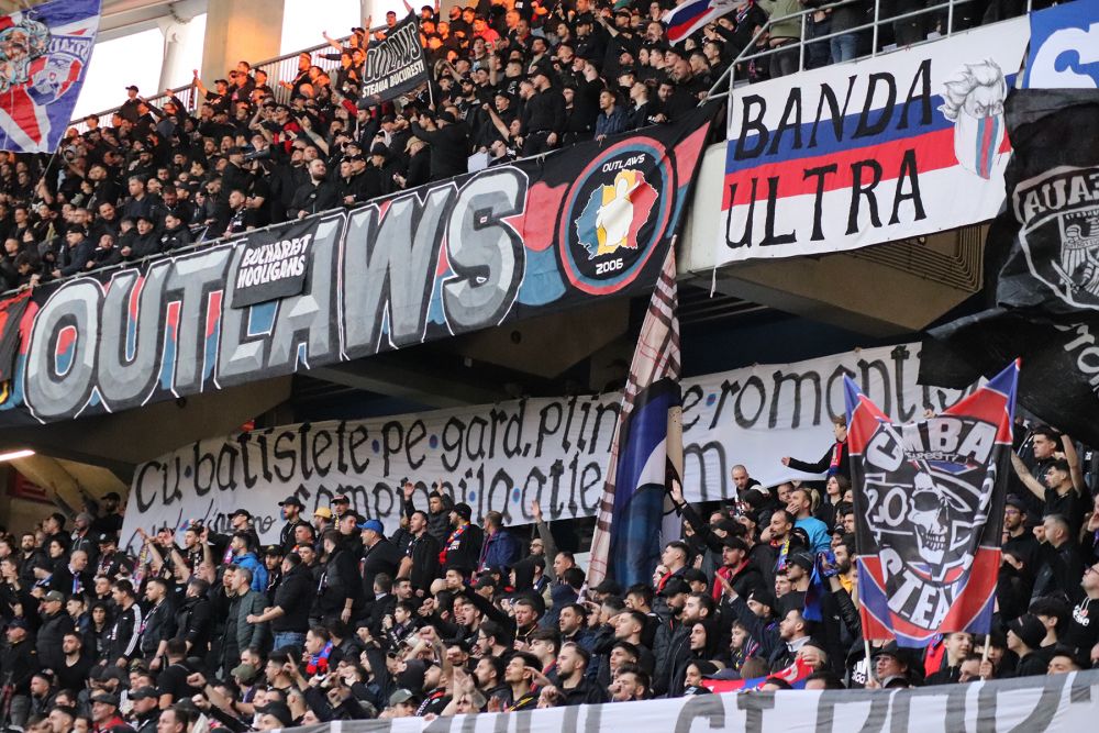 Duel colosal între galerii la Steaua - Dinamo! Sute de bannere, coregrafii, torțe și spectacol în tribune_35