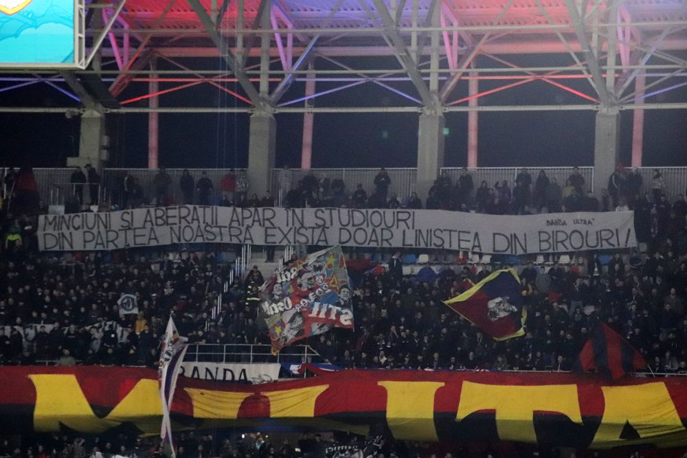 Duel colosal între galerii la Steaua - Dinamo! Sute de bannere, coregrafii, torțe și spectacol în tribune_64