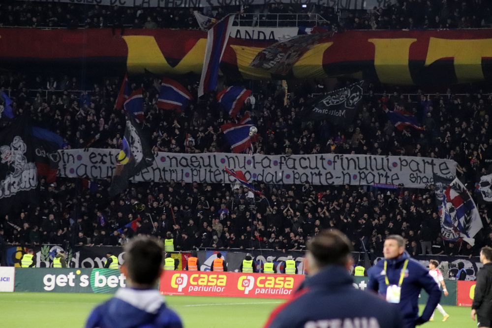 Duel colosal între galerii la Steaua - Dinamo! Sute de bannere, coregrafii, torțe și spectacol în tribune_73