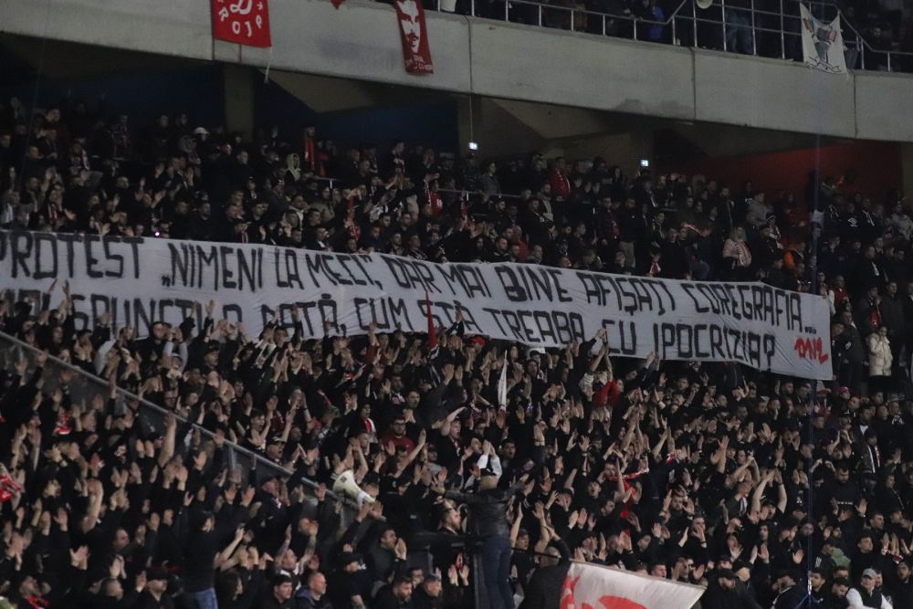 Duel colosal între galerii la Steaua - Dinamo! Sute de bannere, coregrafii, torțe și spectacol în tribune_93