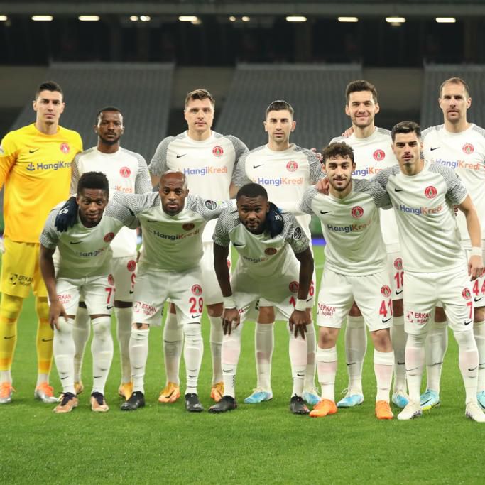 Umraniyespor, cu Valentin Gheorghe titular, e atât de slabă încât nu le-a depășit pe Gaziantep și Hatayspor, echipe retrase din campionat!_1