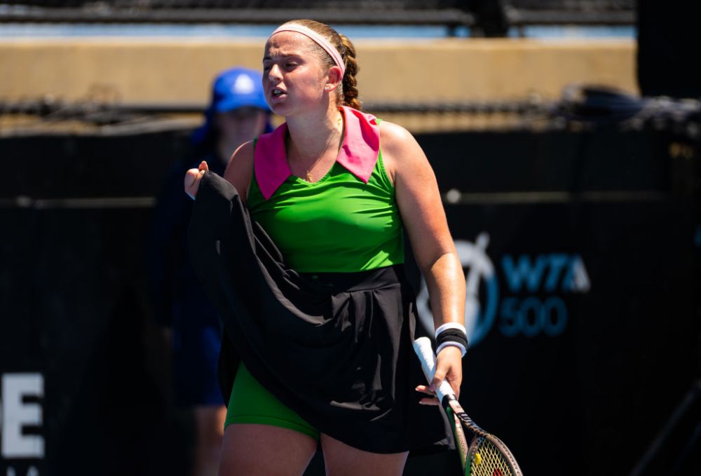 A distrus-o pe Emma Răducanu și-a zburat! Ce rezultat a făcut Jelena Ostapenko, în turul 2 la Stuttgart_11