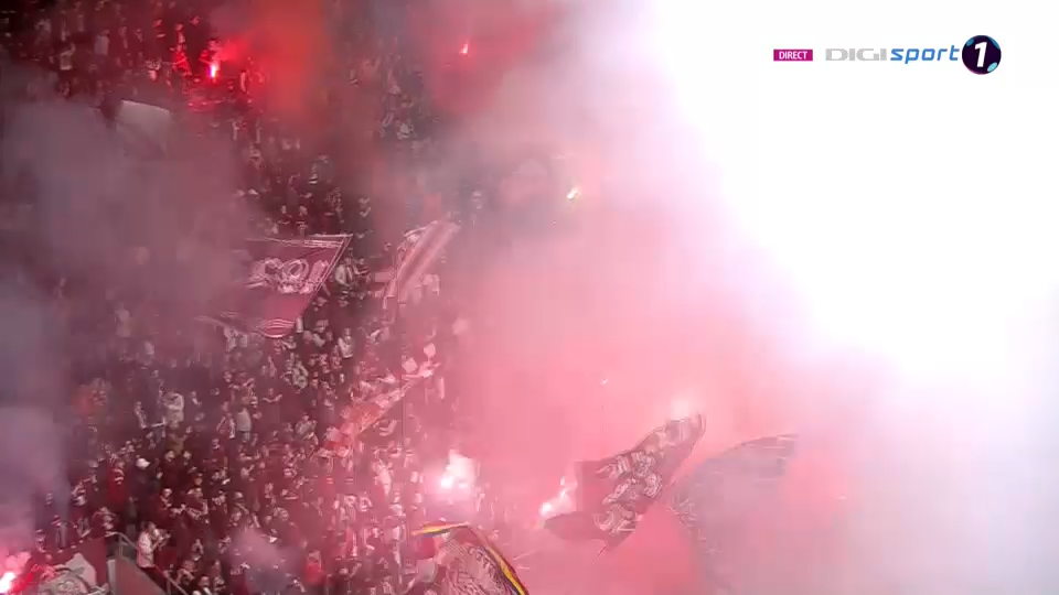 Spectacol pirotehnic spectaculos pe Giulești, înaintea fluierului de start! Rapid - FCSB a fost întârziat câteva minute_18