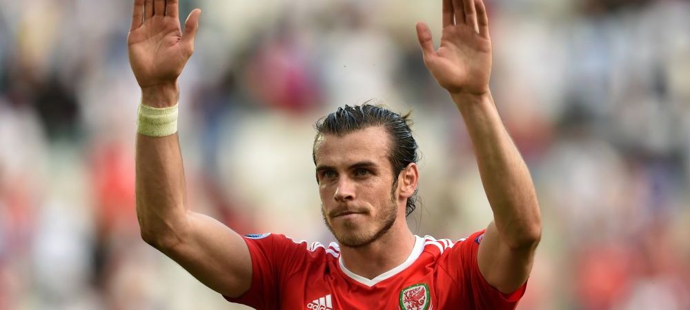 Gareth Bale ryan reynolds wrexham