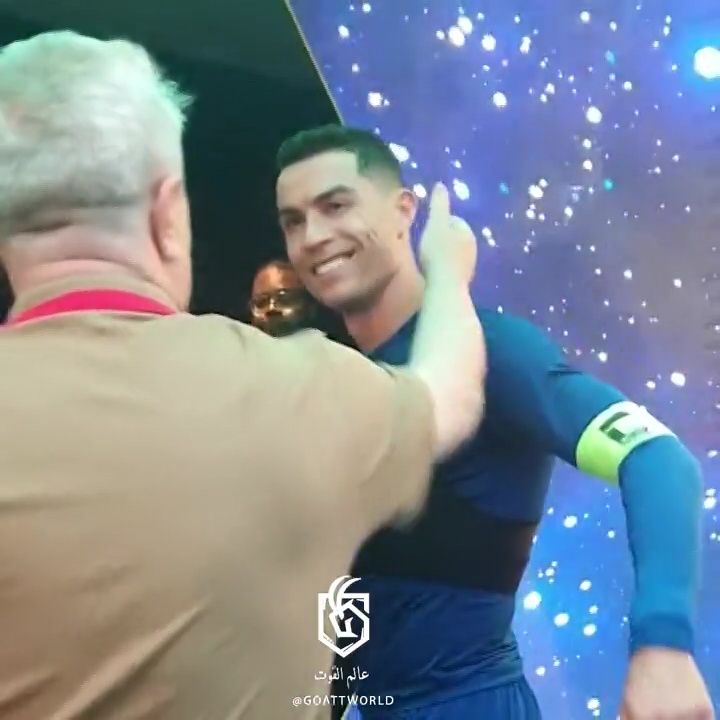 Cristiano Ronaldo i-a oferit tricoul său lui Marius Șumudică_3