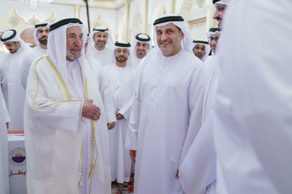 Olăroiu şi jucătorii săi, primiţi de șeic, după ce Al-Sharjah a câștigat Cupa Preşedintelui Emiratelor Arabe Unite_5