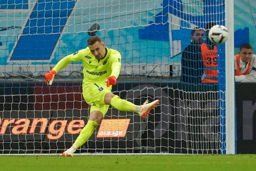 „S-a prăbușit de două ori!” Ionuț Radu, revenire cu ghinion! Două goluri în două minute încasate de român cu Marseille _8