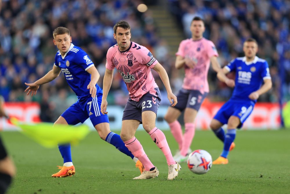 Accidentare horror a căpitanului lui Everton! Seamus Coleman, scos cu targa în meciul din Premier League cu Leicester_2