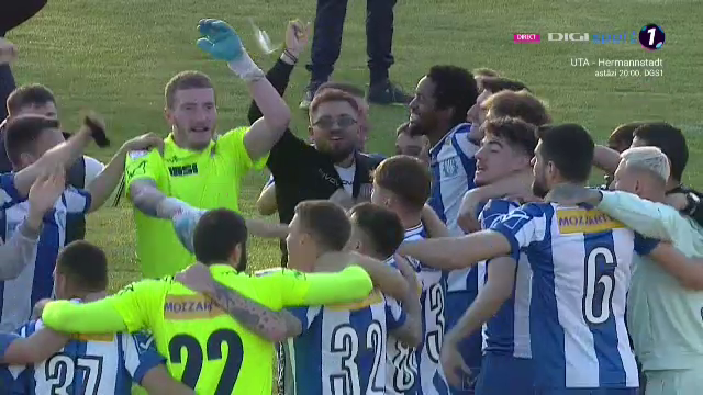 Imaginile bucuriei la Iași! Fanii au intrat pe teren, după fluierul final_1