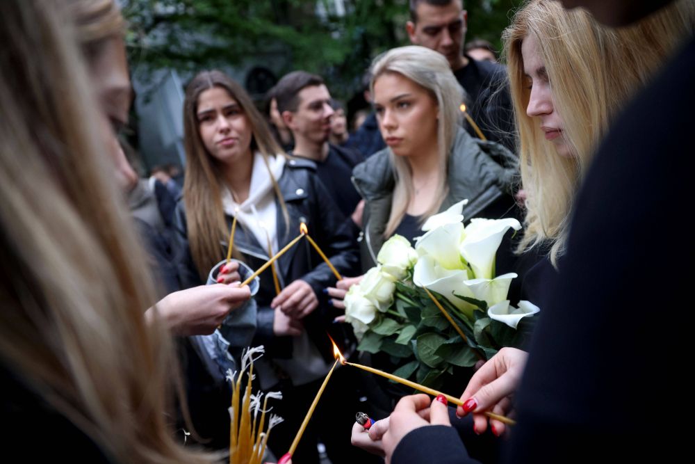 Masacrul din Belgrad | Noi informații despre Dragan Kobiljski, antrenorul de la Zalău a cărui fiică a fost ucisă la școala din capitala Serbiei_13