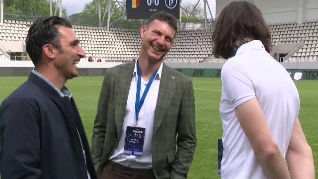 Cu ce fotbalist a fost surprins Elias Charalambous stând de vorbă la Gala Mihai Neșu (LIVE pe Pro Arena & VOYO, ora 18:00)_46