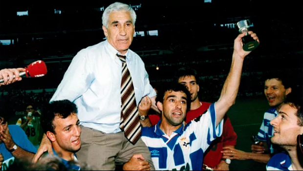 
	A murit Arsenio Iglesias, creatorul lui Súper Dépor, fost antrenor la Deportivo La Coruna și Real Madrid!
