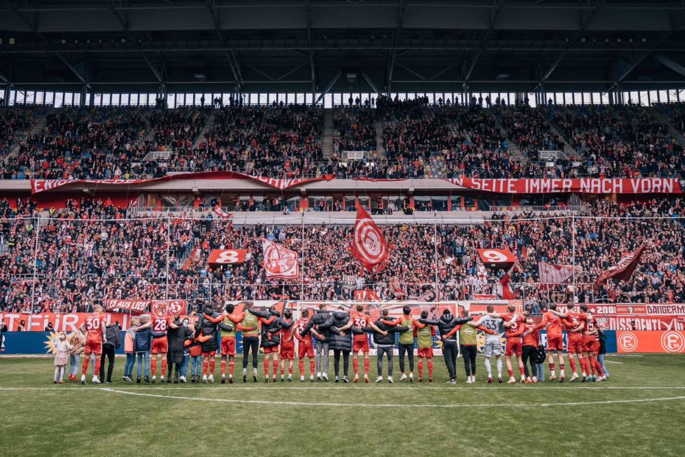 Un club german vrea să lase intrarea gratuită pe stadion, începând cu sezonul următor. "Fotbalul e pentru toți!"_7