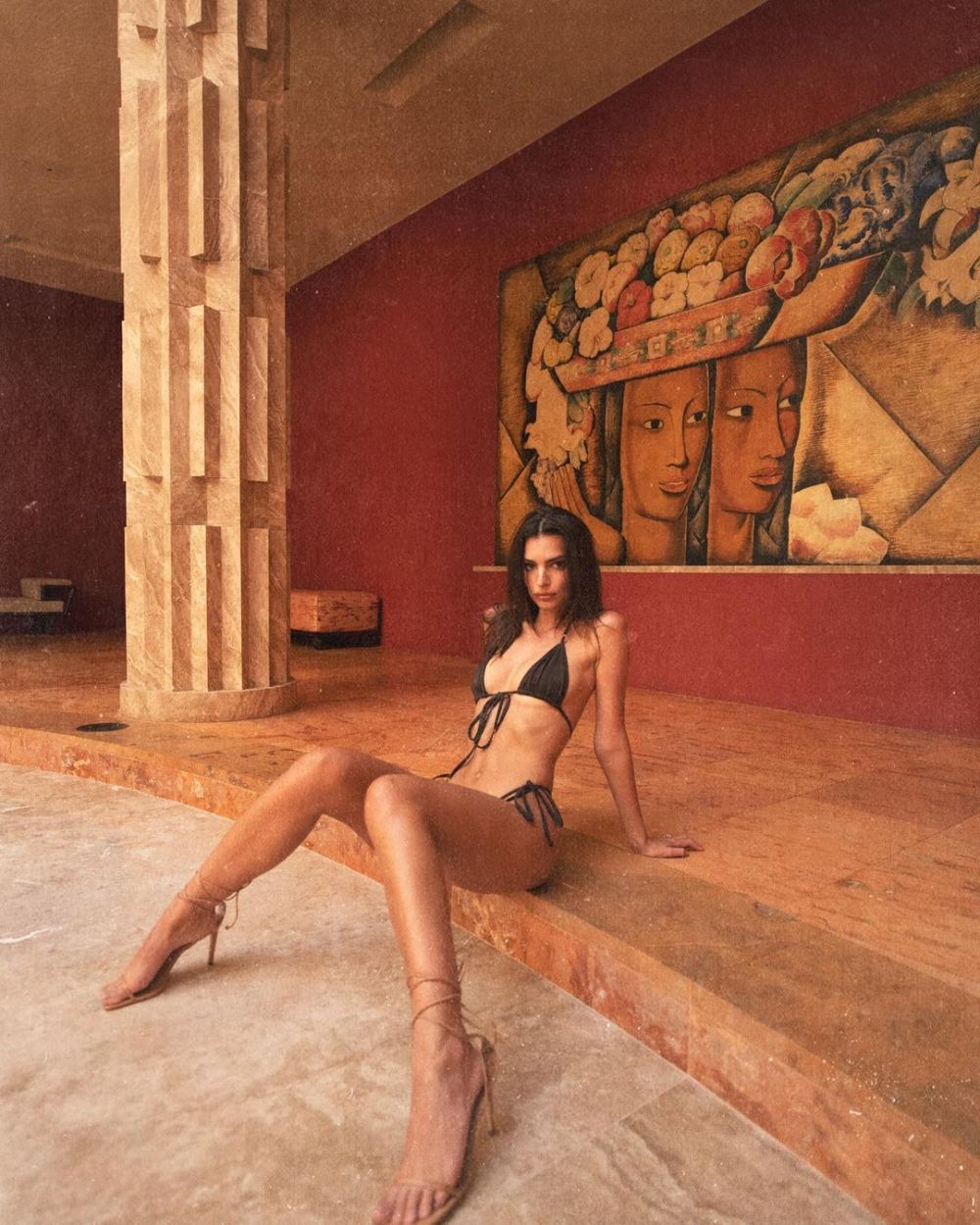 Emily Ratajkowski, talismanul lui Napoli?! Cum a apărut una dintre cele mai sexy femei din lume în urmă cu câteva zile _89