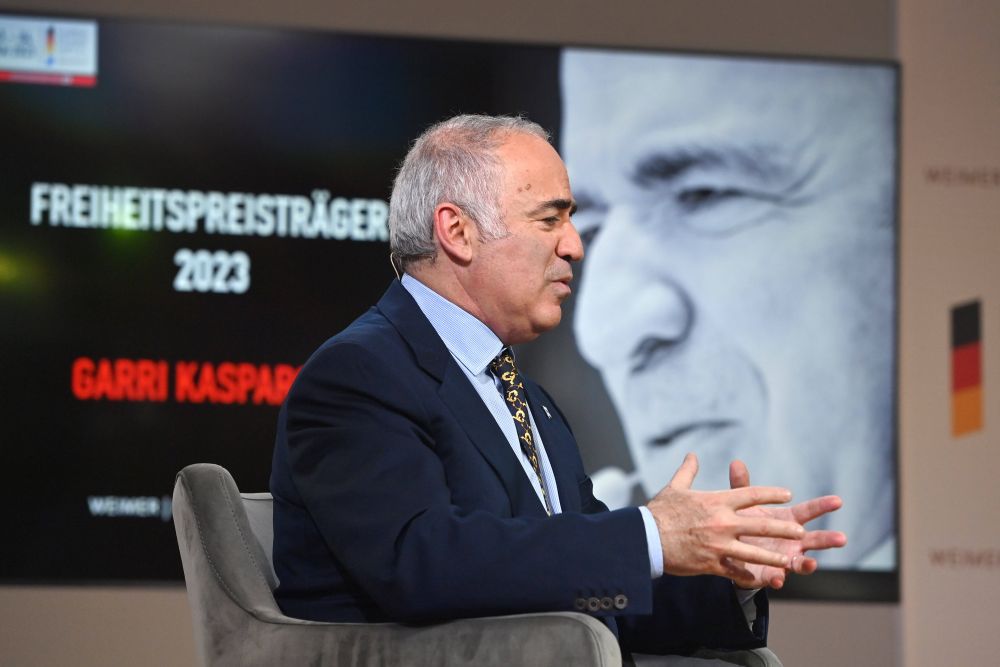 Cine sunt sportivii români care l-au marcat pe legendarul Kasparov_2
