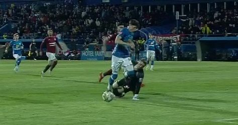 Penalty controversat pentru Farul în minutul 1 al meciului cu Rapid: Moldovan și-a făcut cruce după decizia lui Popa_8