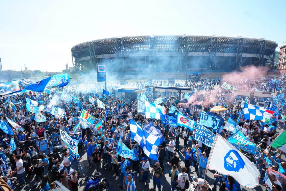 Motivul pentru care fanii lui Napoli au afișat celebrul ”Scudetto” invers: ”Nu simte că aparține Italiei”_12