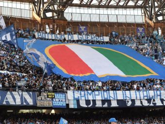 
	Motivul pentru care fanii lui Napoli au afișat celebrul &rdquo;Scudetto&rdquo; invers: &rdquo;Nu simte că aparține Italiei&rdquo;
