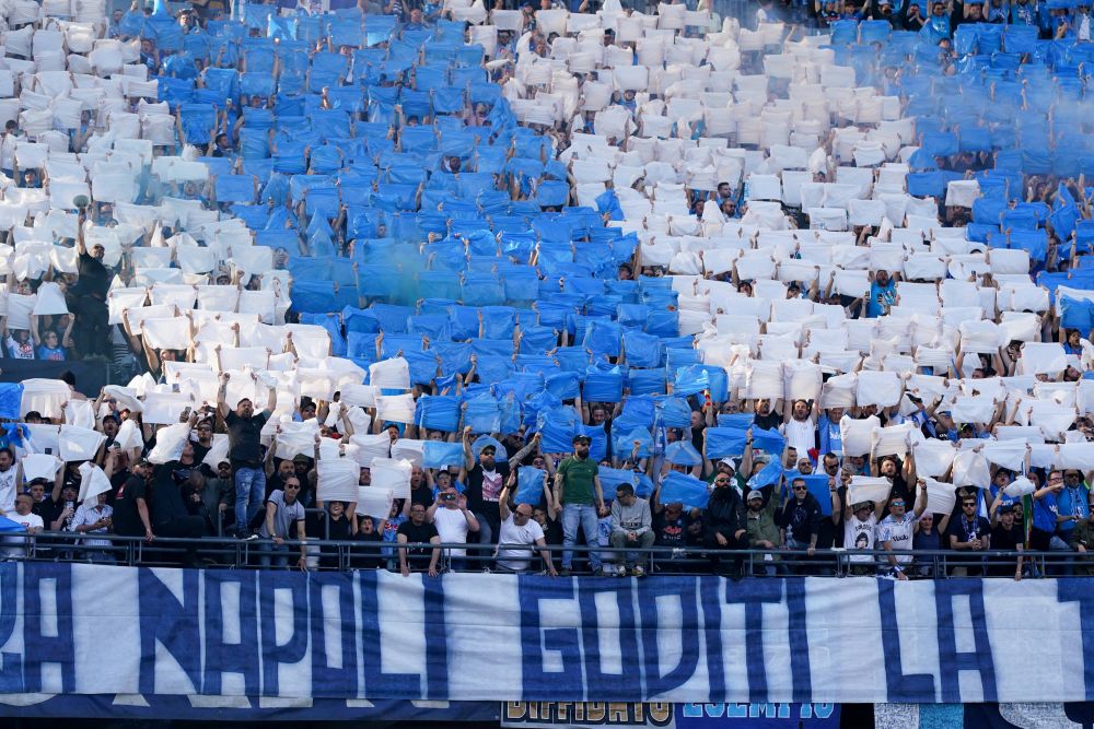 Motivul pentru care fanii lui Napoli au afișat celebrul ”Scudetto” invers: ”Nu simte că aparține Italiei”_6