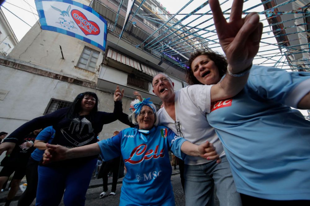 Fanii lui Napoli au început să vândă gazonul de pe Dacia Arena! Cât costă o brazdă de iarbă_7