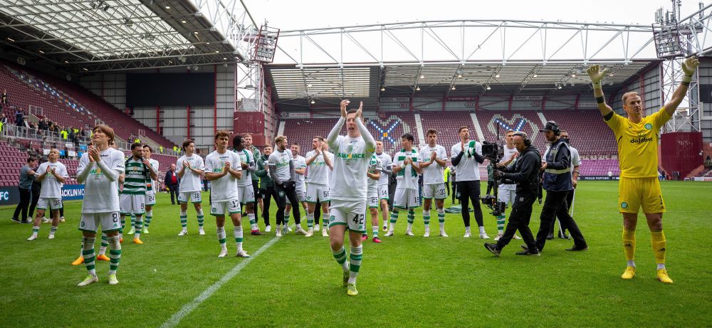 ”Back to Paradise”! Așa au fost primiți fotbaliștii lui Celtic după ce echipa a câștigat titlul de campioană cu numărul 53_4