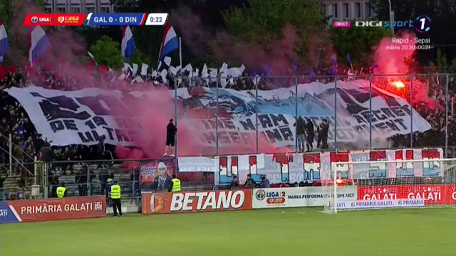 Nebunie la Galați! Fanii au întreținut atmosfera la Oțelul - Dinamo: hârtie, materiale pirotehnice și artificii_13
