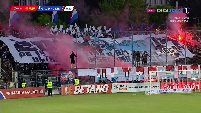Nebunie la Galați! Fanii au întreținut atmosfera la Oțelul - Dinamo: hârtie, materiale pirotehnice și artificii_16