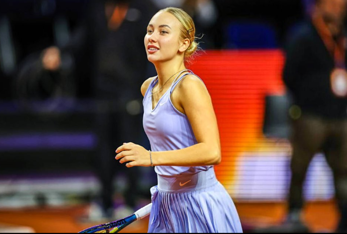 Noua frumusețe a tenisului rusesc le-a făcut italienilor semn să tacă: în ce fel au reacționat romanii _30