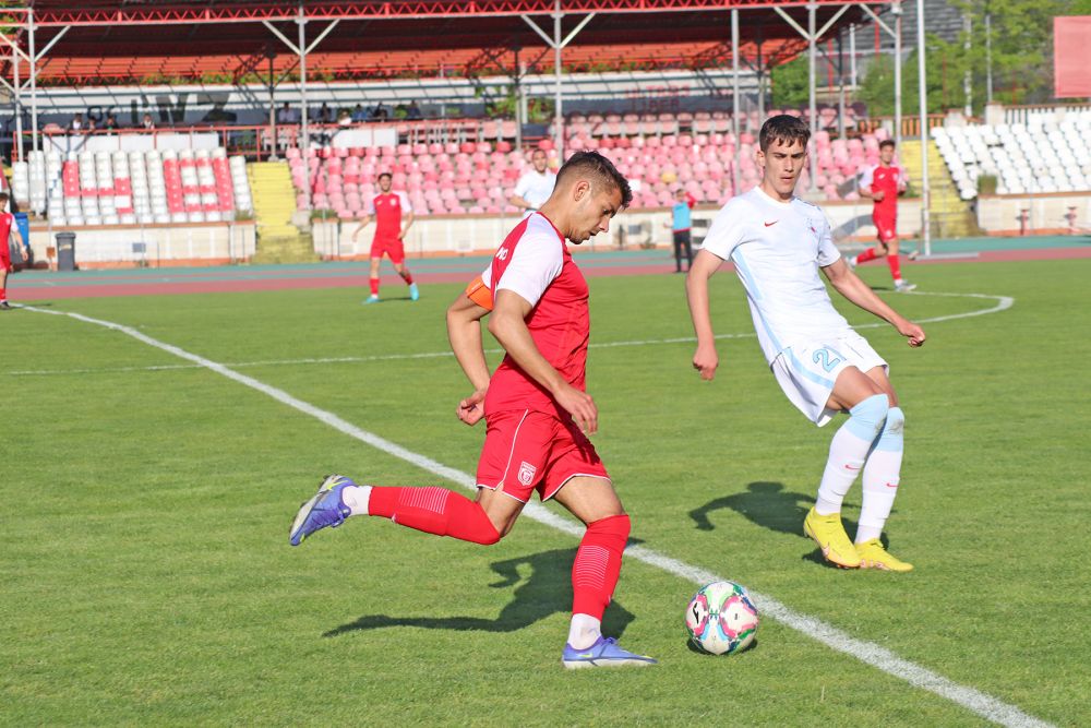 Dinamo, victorie la limită cu FCSB, în Ștefan cel Mare. Golul victoriei, marcat din lovitură liberă_30