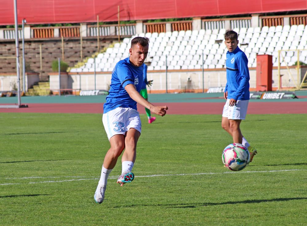 Dinamo, victorie la limită cu FCSB, în Ștefan cel Mare. Golul victoriei, marcat din lovitură liberă_6