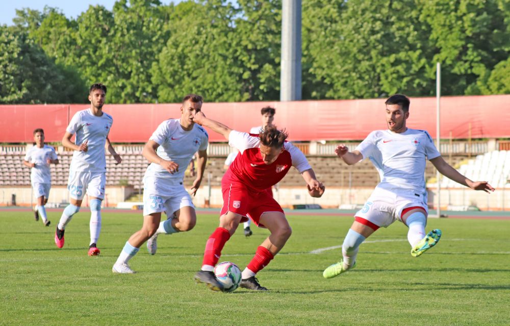 Dinamo, victorie la limită cu FCSB, în Ștefan cel Mare. Golul victoriei, marcat din lovitură liberă_56