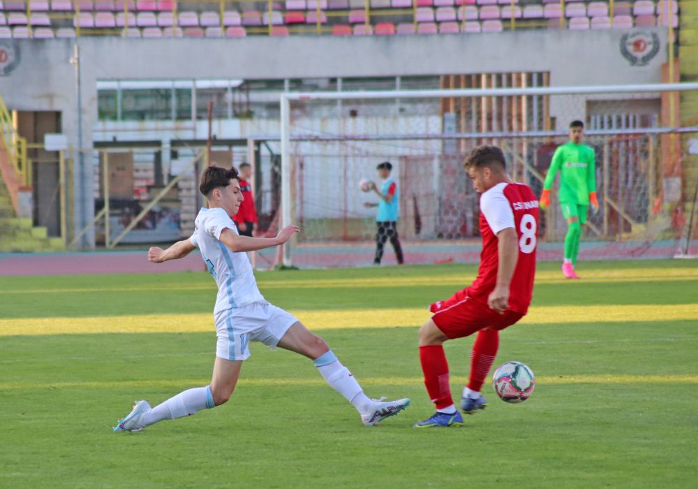 Dinamo, victorie la limită cu FCSB, în Ștefan cel Mare. Golul victoriei, marcat din lovitură liberă_71